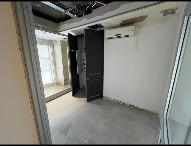 454M² BUSINESS TO LET IN CENTURY CITY